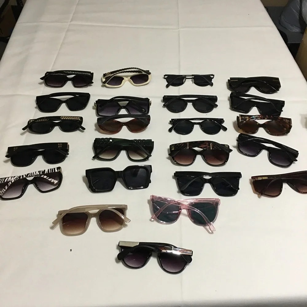 Lot of 23 Sunglasses Unisex Mixed Colors Styles Roxy Steve Madden Hilfiger